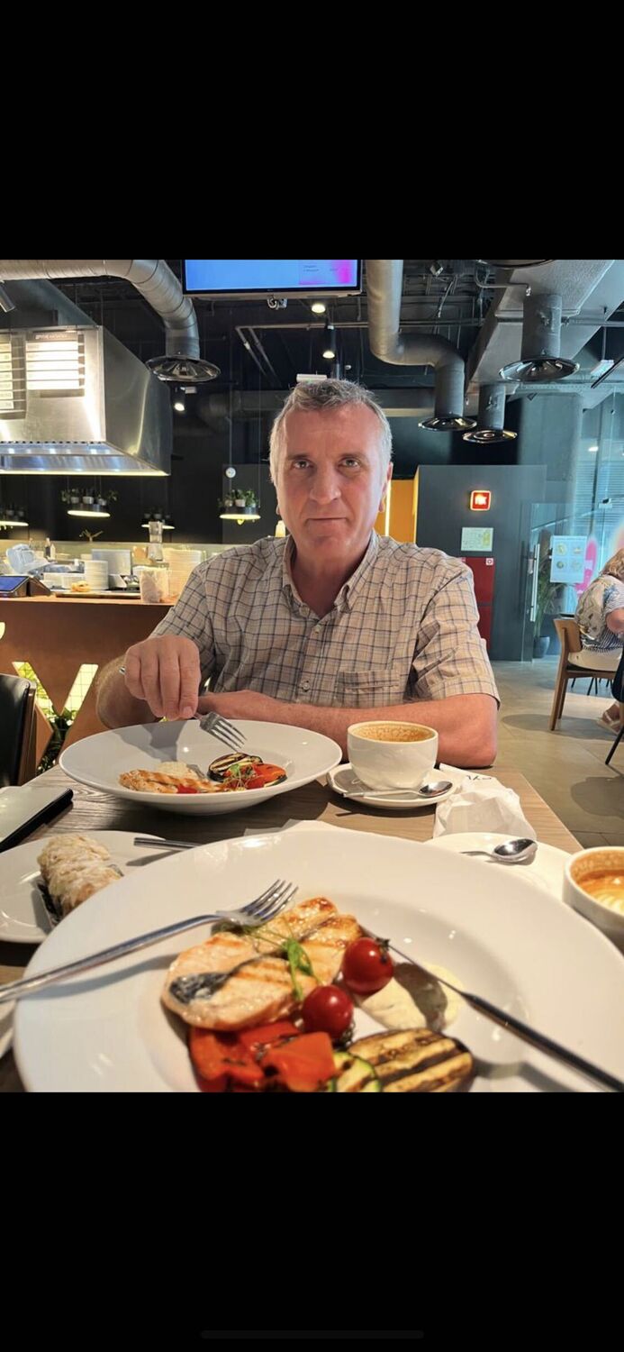  41023910  Osman, 64 ,    -