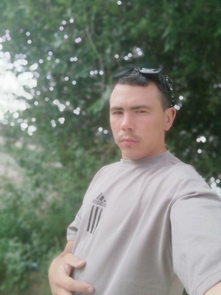 37949670  , 23 ,    