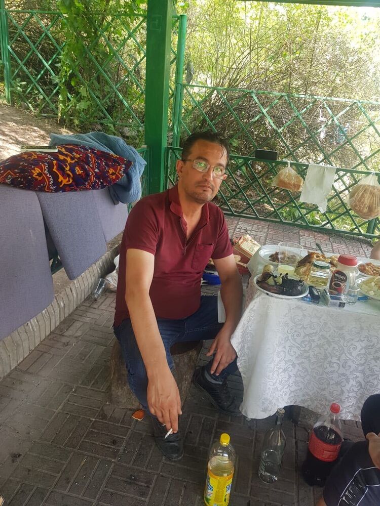  38735240  Eyup han, 45 ,    