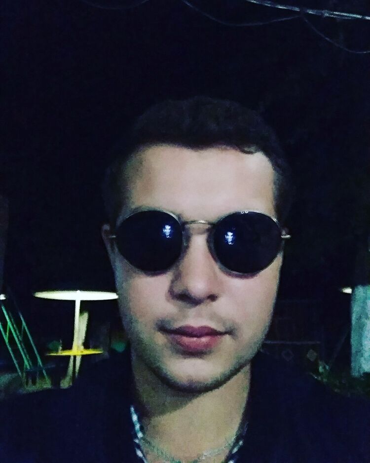  15958210  Andriy, 27 ,    