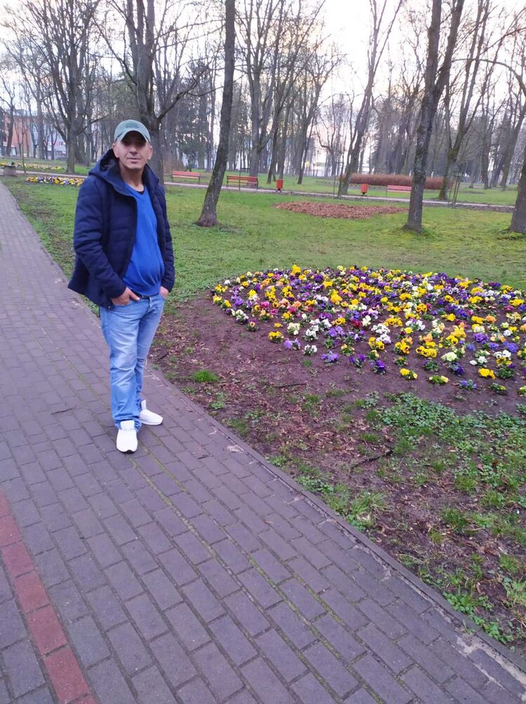  ,   Ika, 49 ,   ,   
