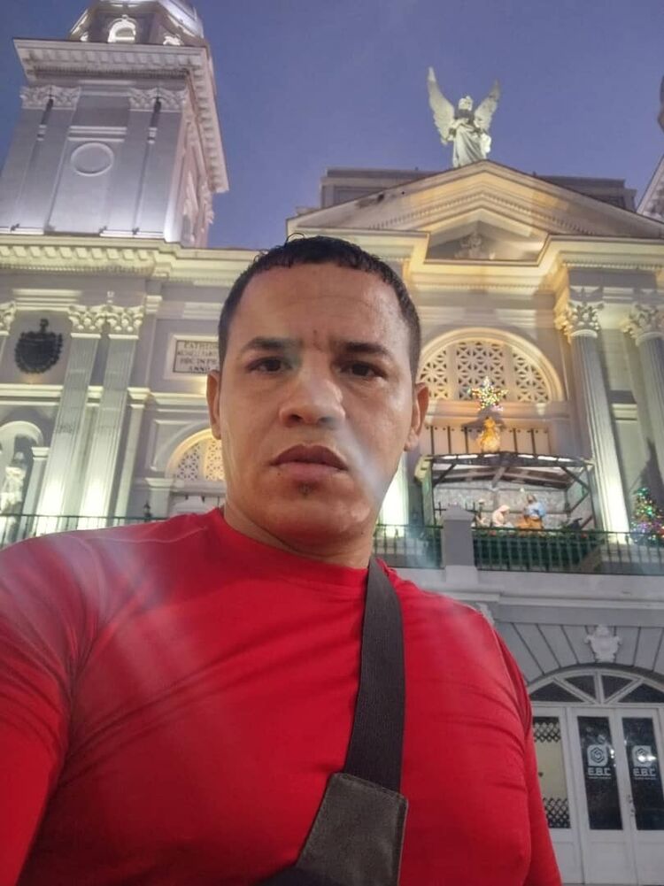  -,   Yordenis, 41 ,   ,   