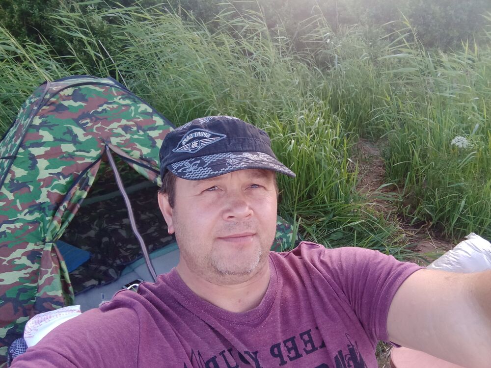  44383570  , 46 ,    -