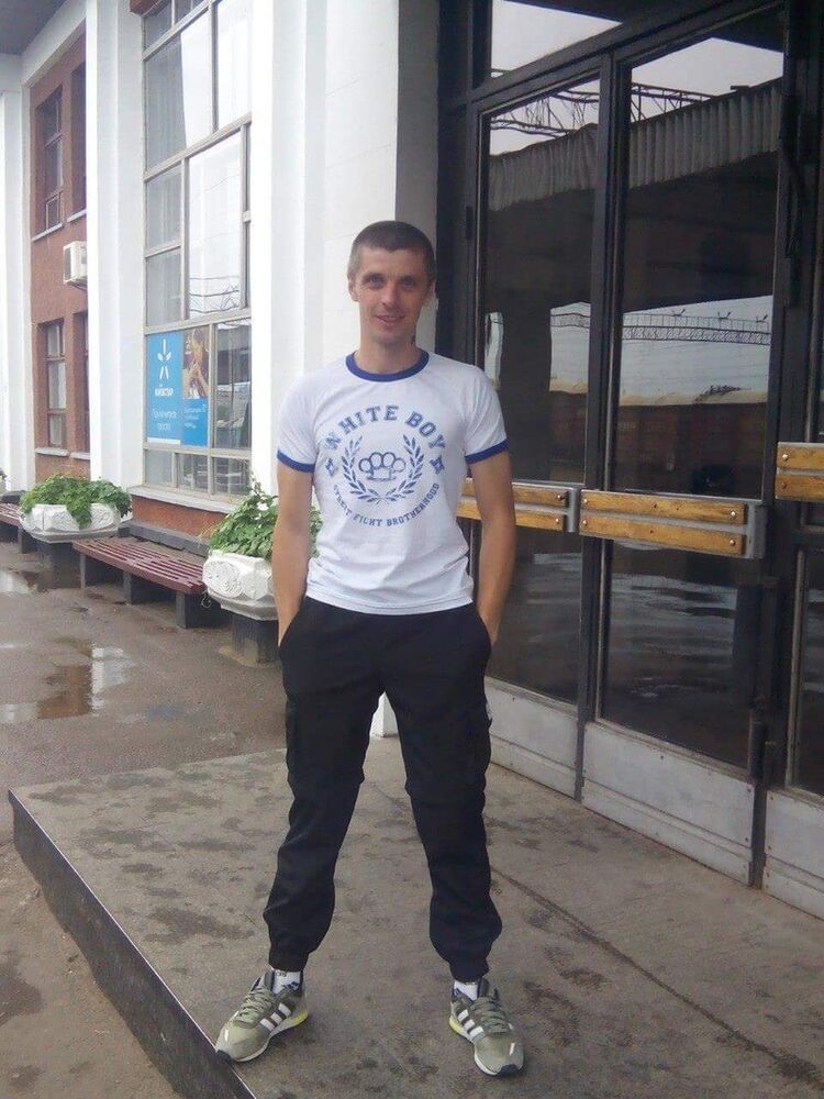  10678940  Victor, 44 ,    