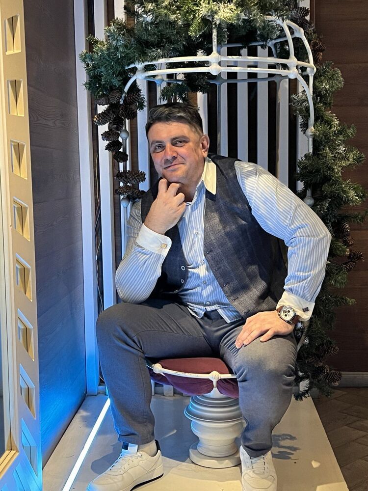  ,   Konstantin, 39 ,   ,   