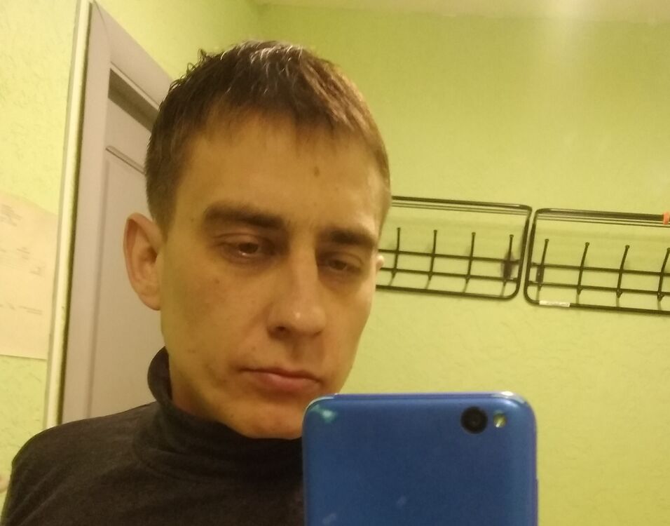  40133390  Maks, 36 ,    