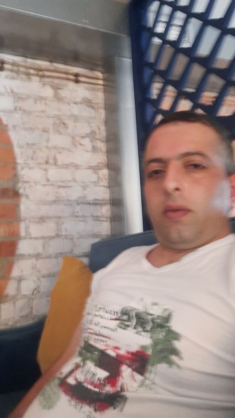  27051790  , 39 ,    -