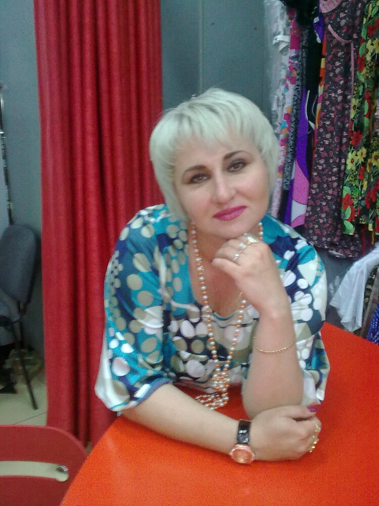 54136110  Lena, 53 ,    
