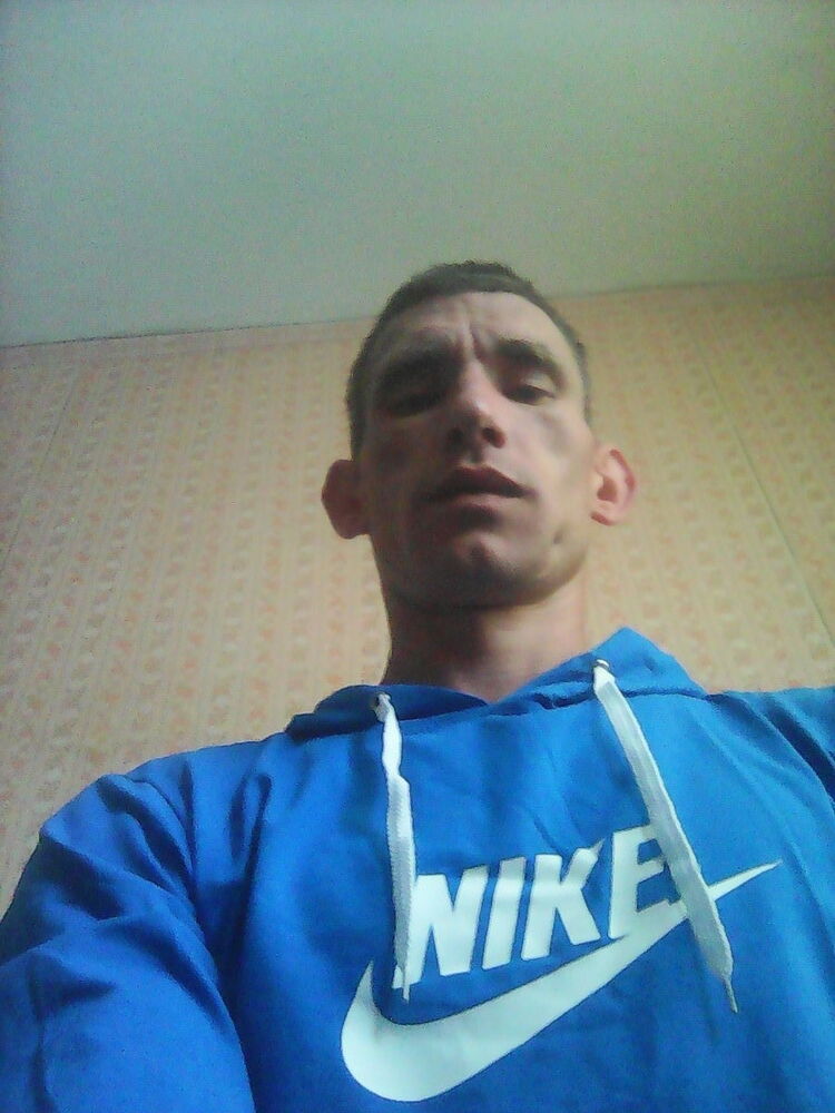  8119520  Igor, 42 ,    