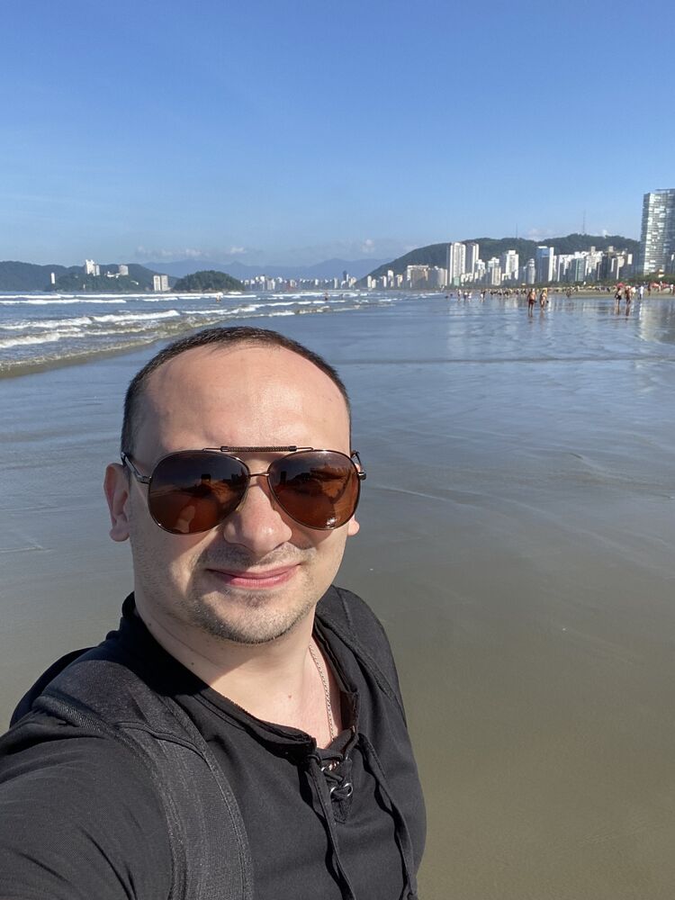  ,   Denis, 30 ,     , c 