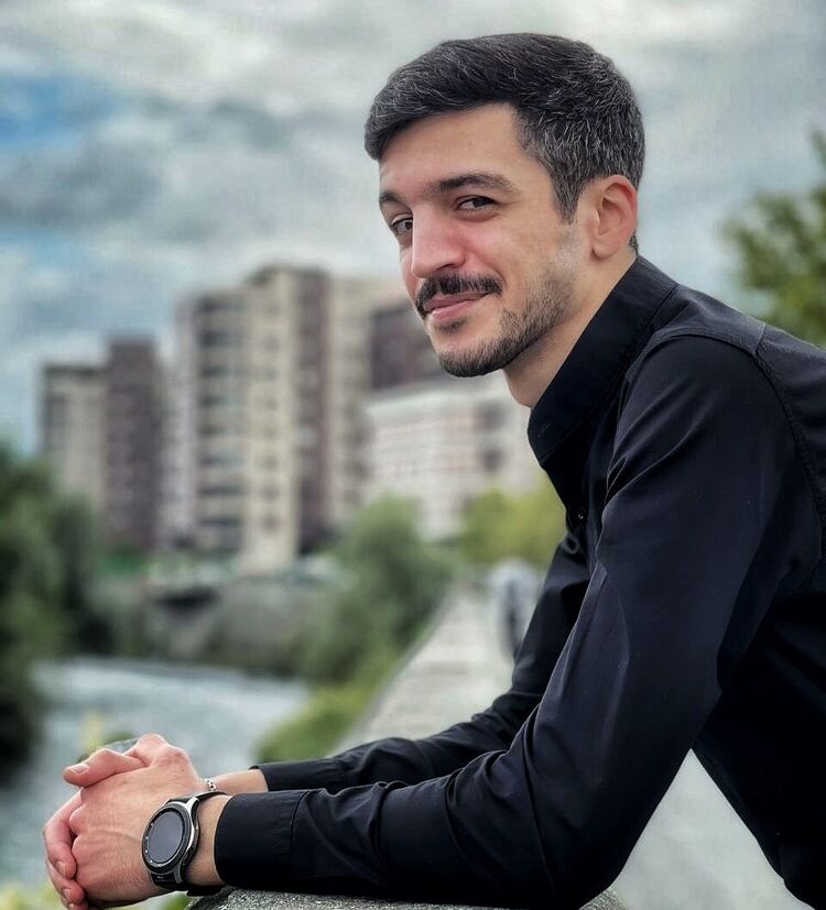  ,   Mike, 33 ,   ,   