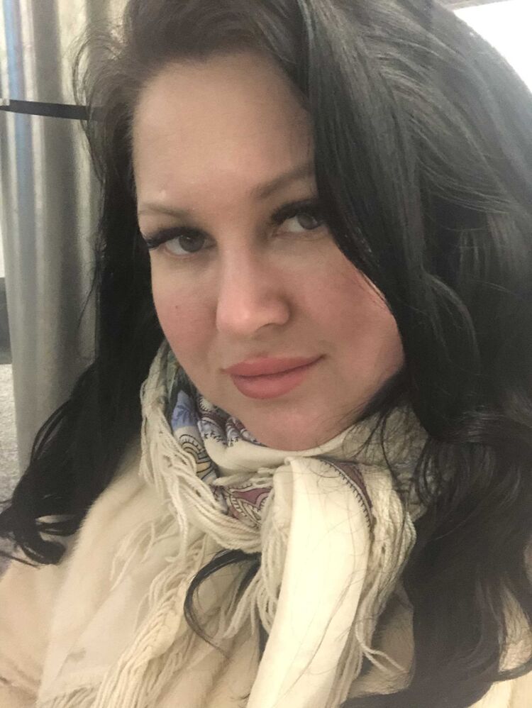  40566960  Elena, 40 ,    