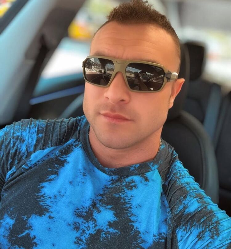  ,   Eric Ben, 47 ,   ,   