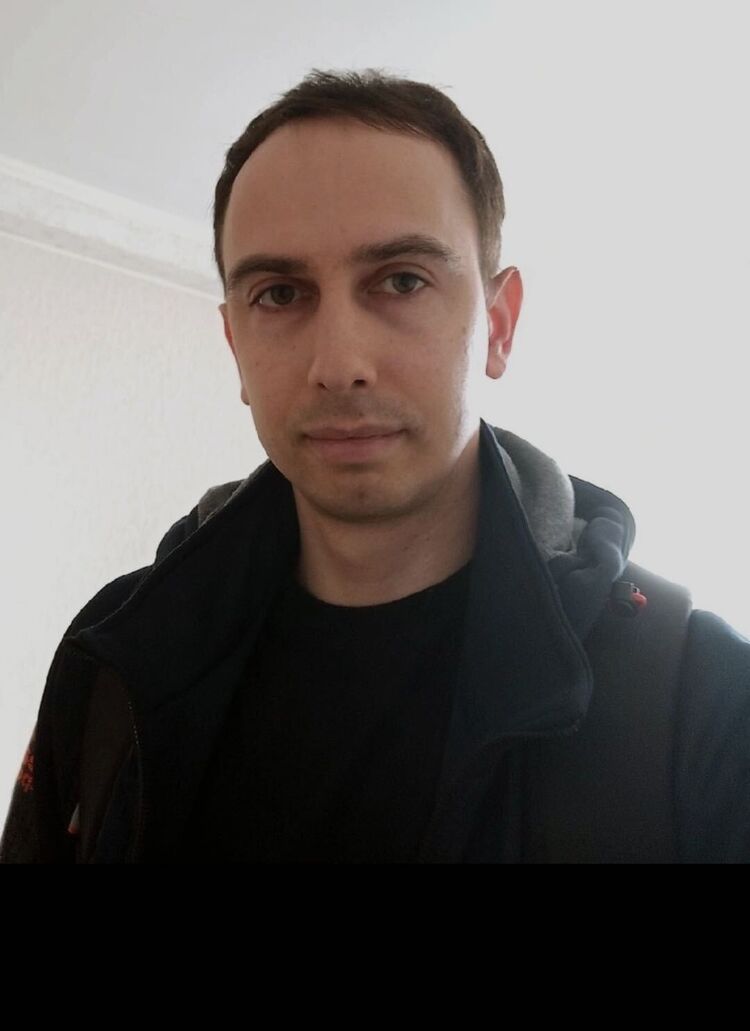  46953350  , 37 ,    