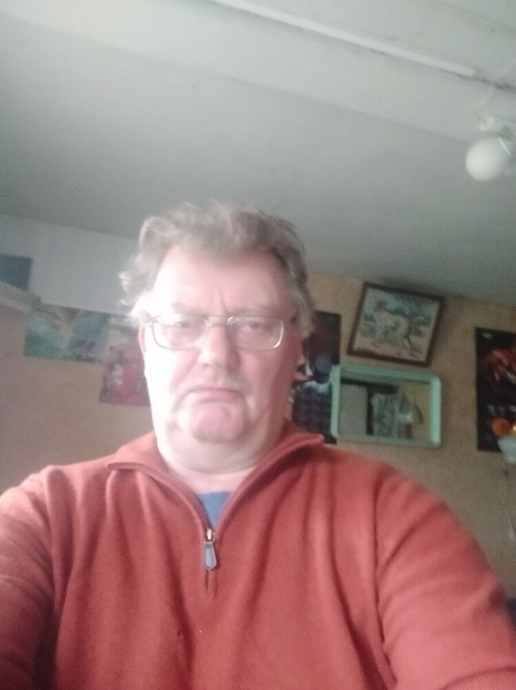  21937970  , 76 ,    