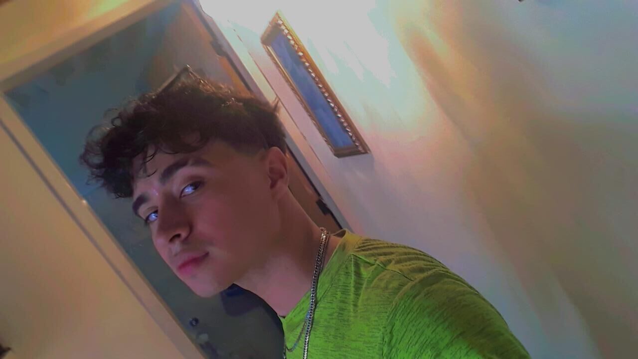  51102760  Black, 22 ,    Adel