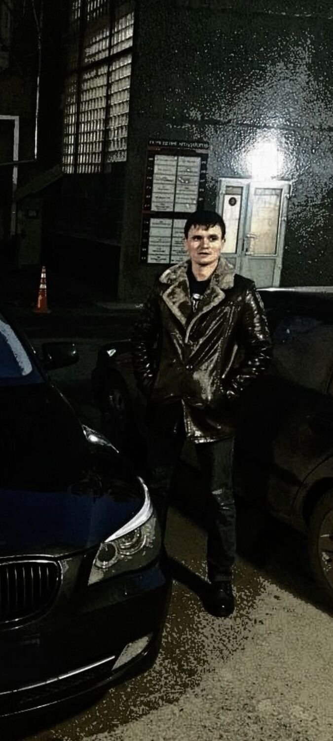  53642280  Ambassador, 37 ,    