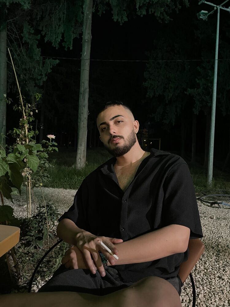  52644520  Birkan, 23 ,    