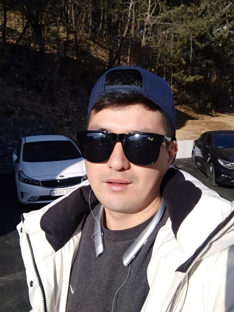  18322590  Jusup, 32 ,    