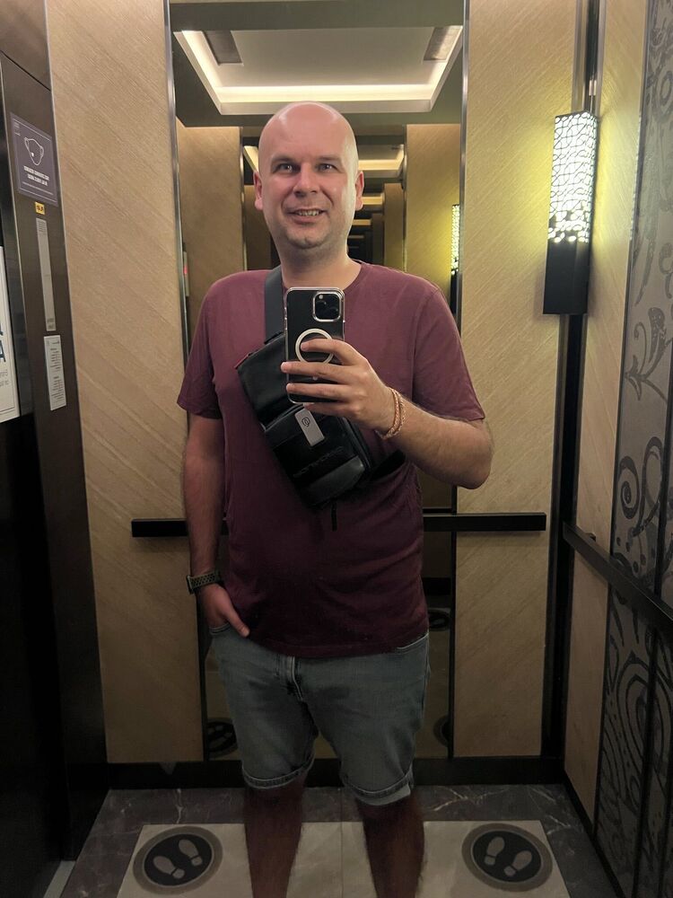  ,   Yury, 41 ,   ,   , c 