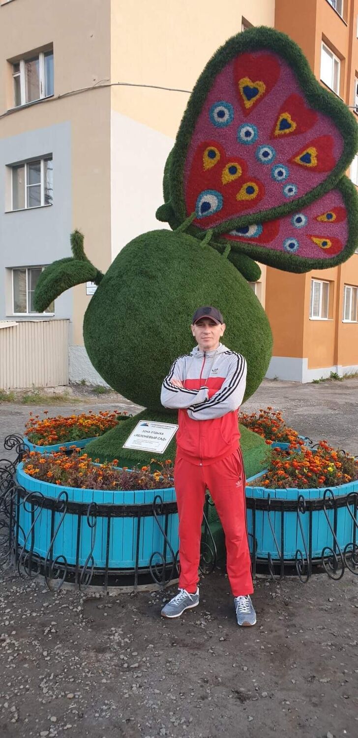  28414350  Andrei, 42 ,    