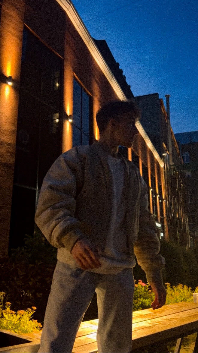  -,   , 22 ,  