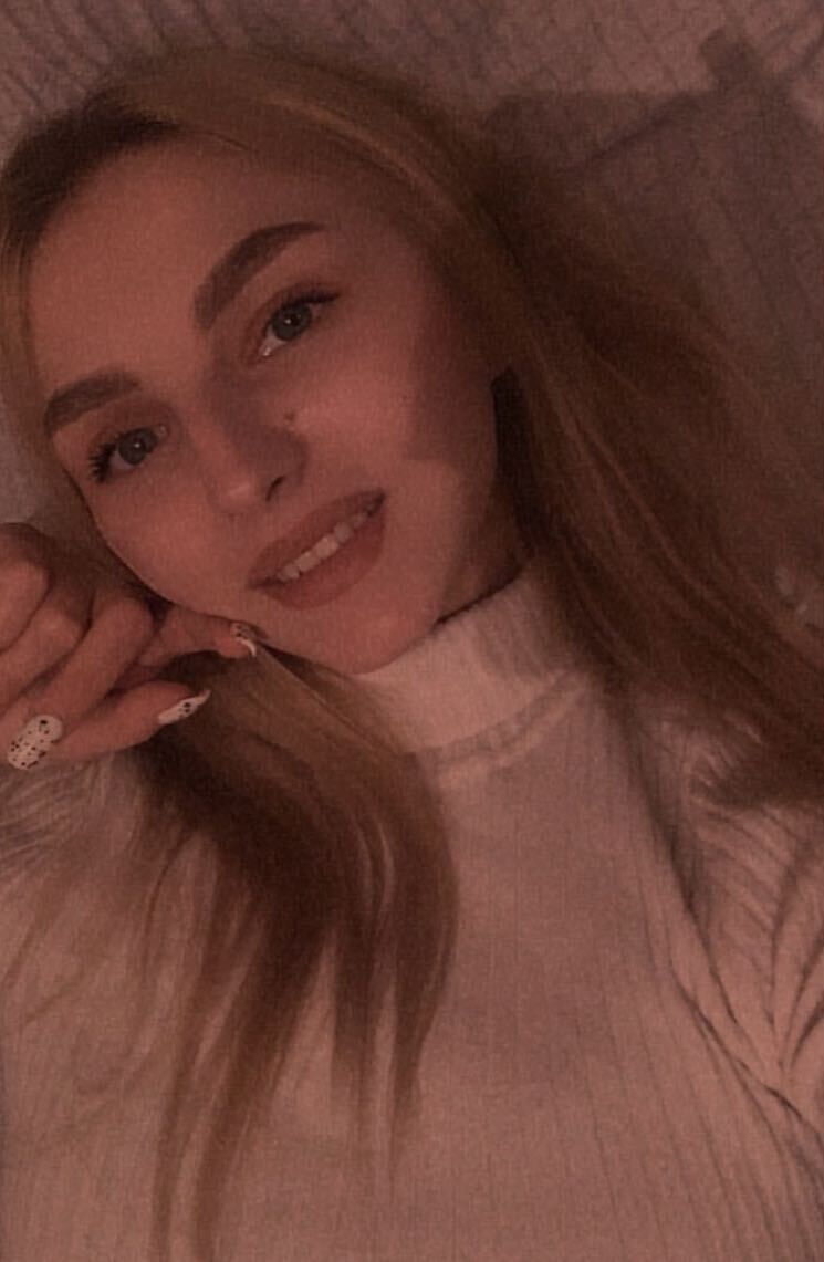  31221670  Victoria, 24 ,    