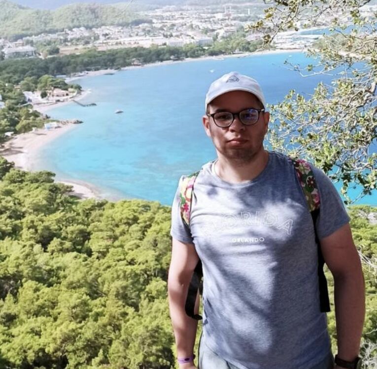  44613620  , 35 ,    -