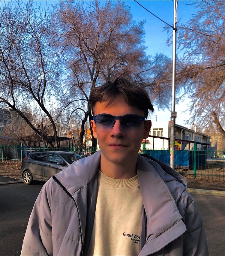  53203220  Vladislav, 19 ,    Deleted