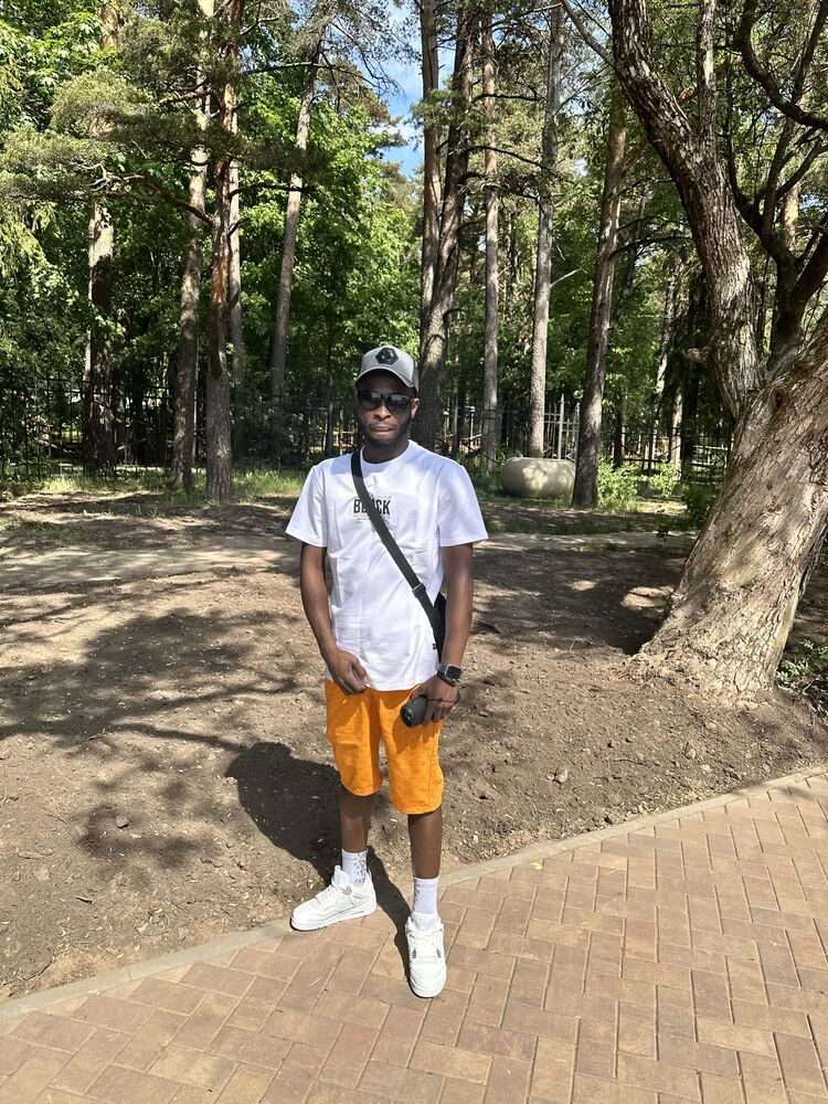  44946460  Henry, 28 ,    -