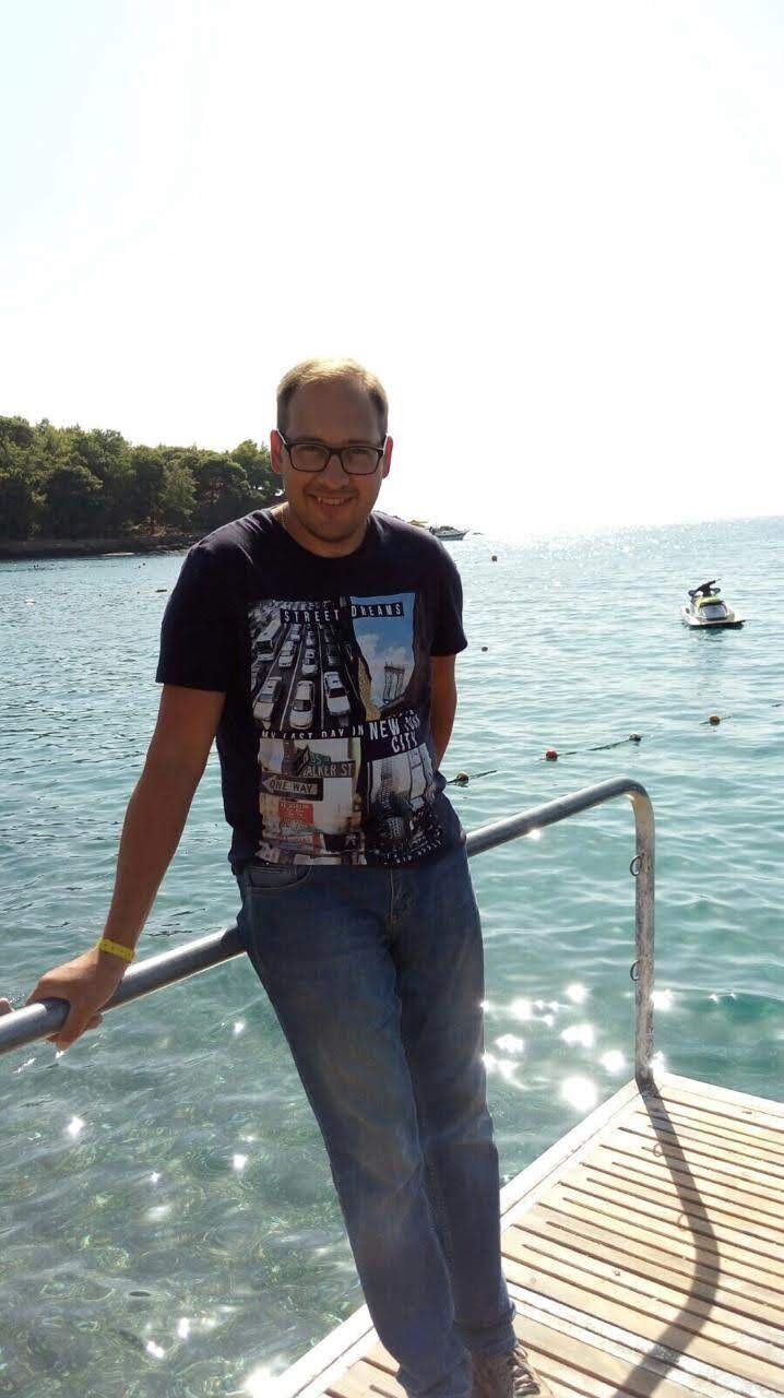  ,   Valentin, 37 ,   ,   , c , 