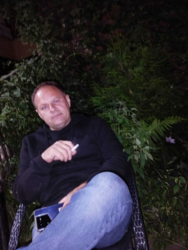  ,   Leon, 44 ,   