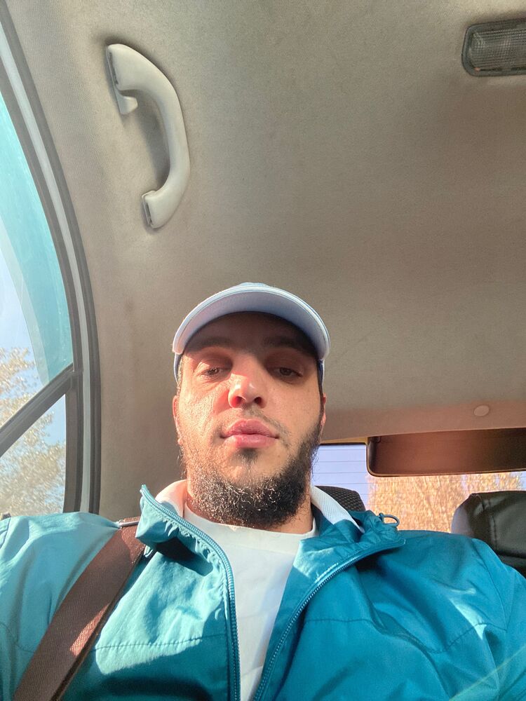  41384710  SHAH, 27 ,    