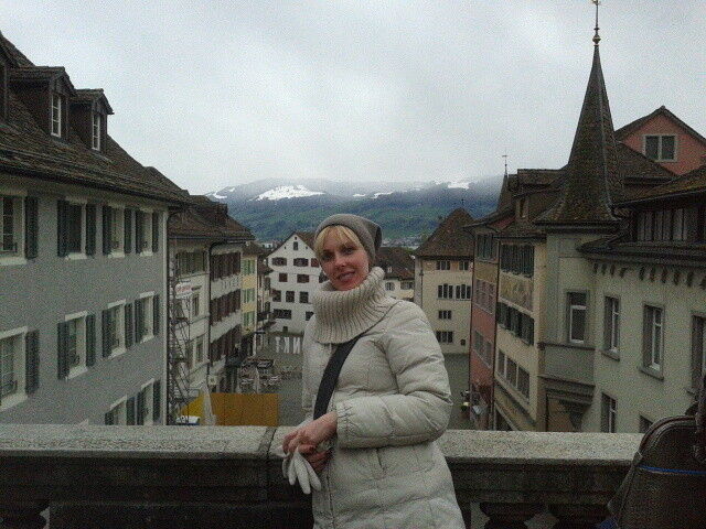  ,   Anna, 49 ,  