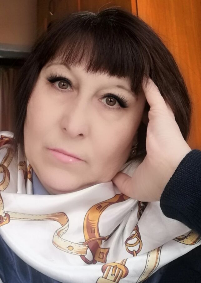  45765660  Elizabeth, 52 ,    