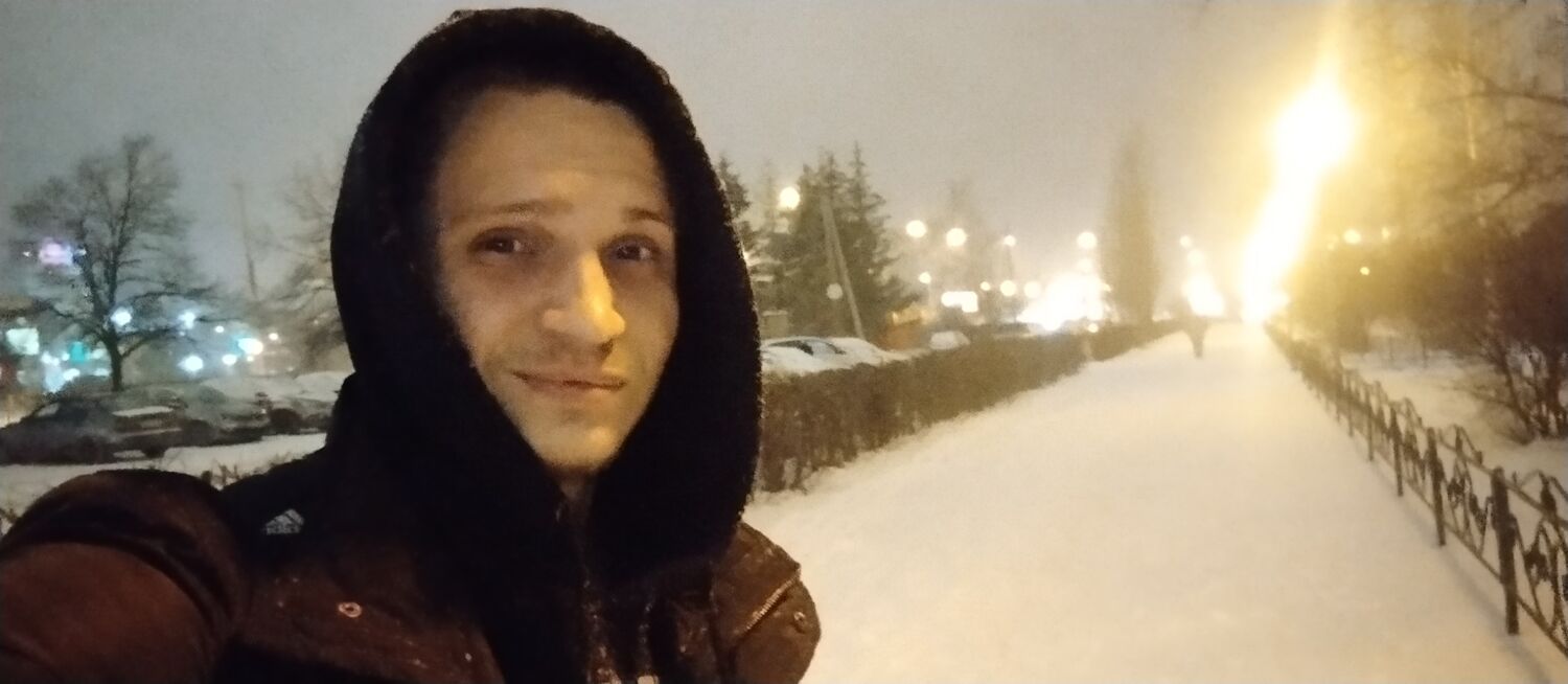  32585240  Nikolay, 26 ,    