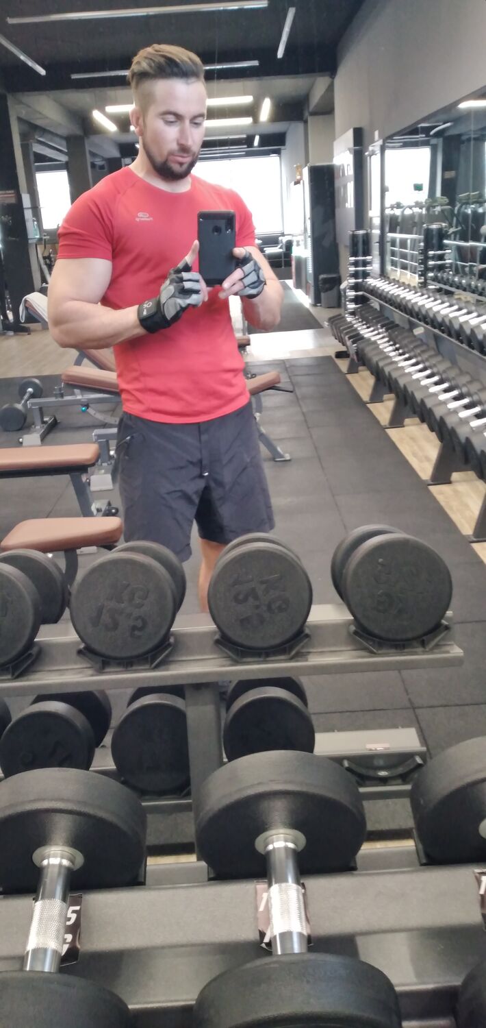  ,   Alex, 42 ,   ,   , c , 