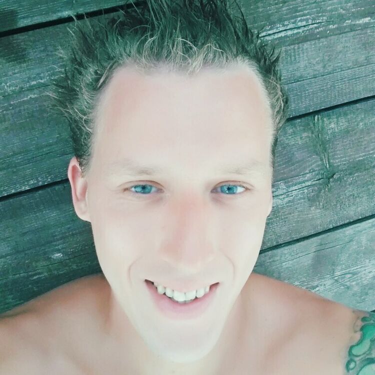 ���� 21718960 ������� Wowo, 37 ���, ���� ���������� � �����-����������