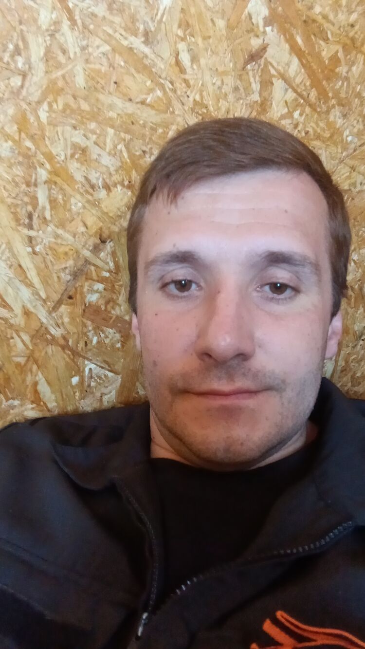  51550220  Alex, 37 ,    -