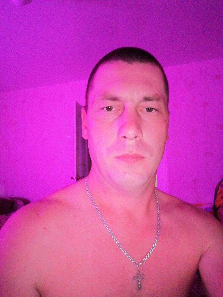  21104230  Nikolay, 36 ,    