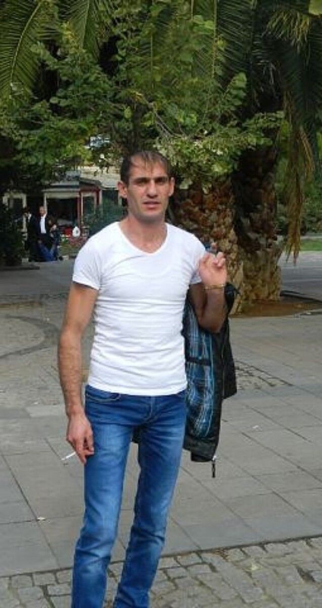  15605990  Arsen, 37 ,    