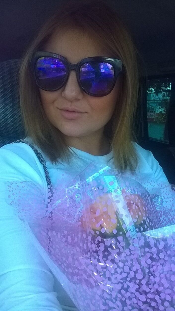  ,   Valeria, 44 ,   ,   