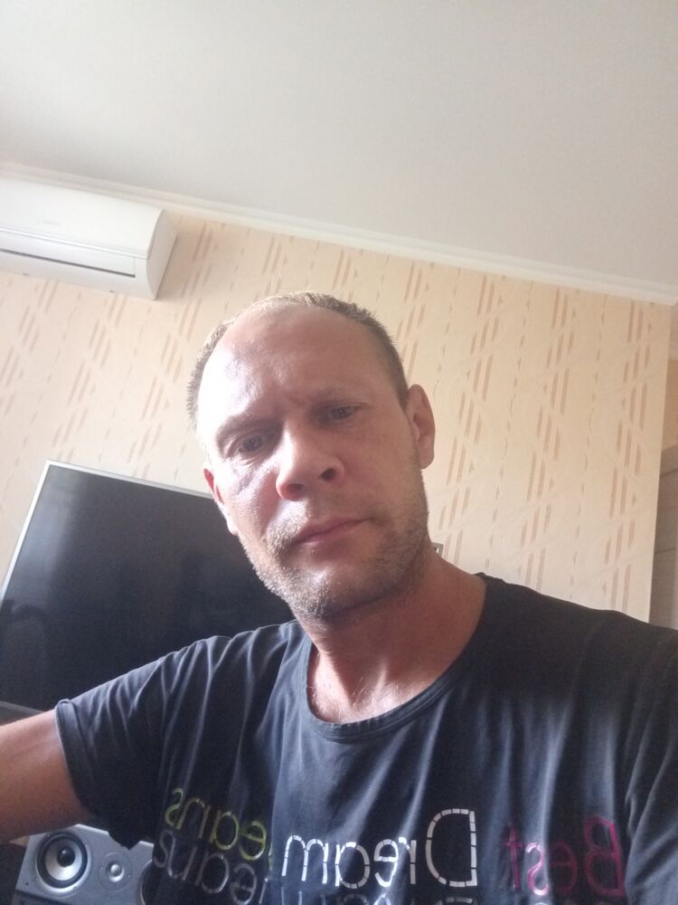  37572630  Alexey, 40 ,    