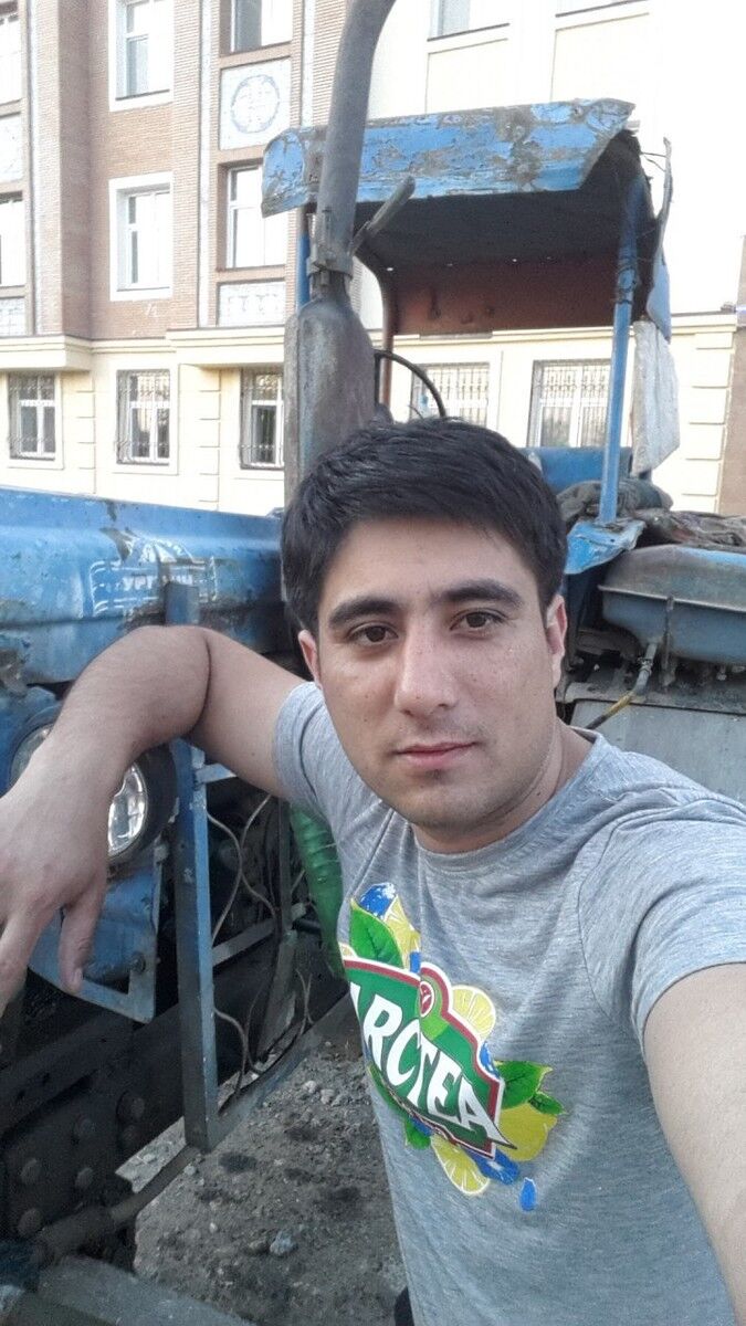 18043630  Oybek, 40 ,    
