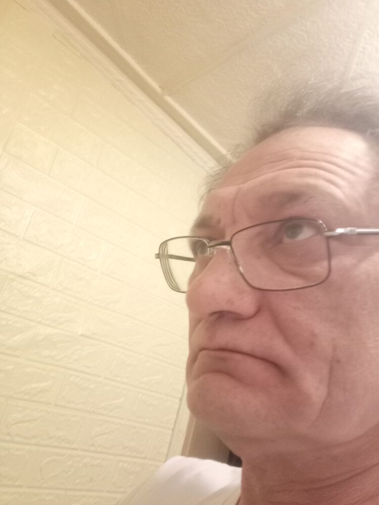  39188860  Valery, 55 ,    