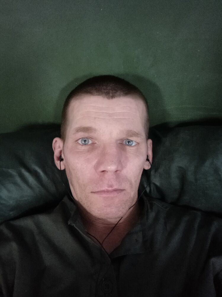  ,   Denis, 47 ,   ,   
