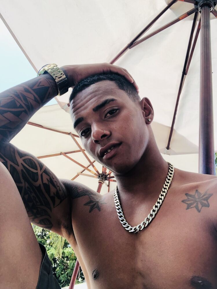  52488370  Adonis, 29 ,    