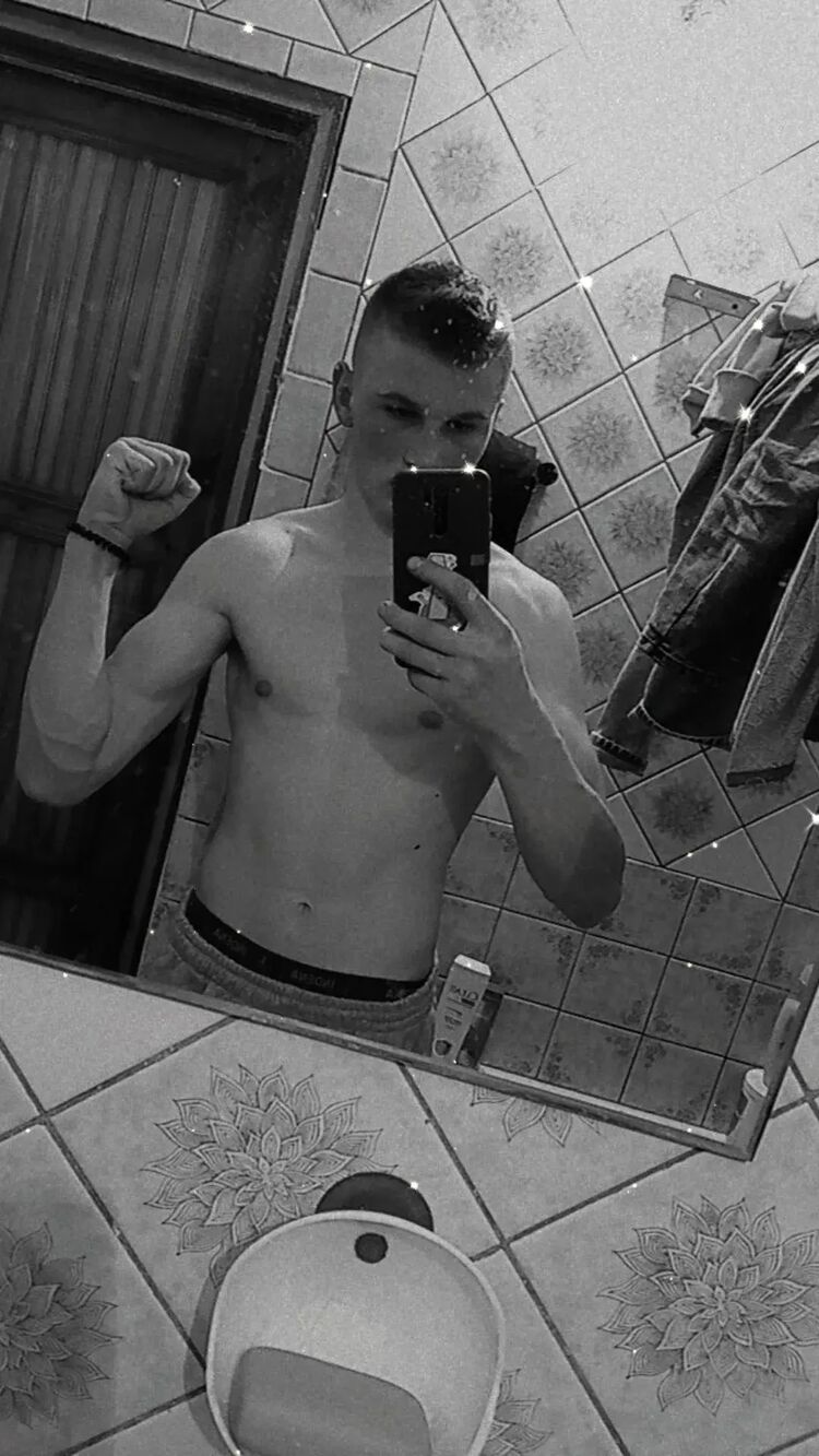  25121550  Vitaliy, 24 ,    