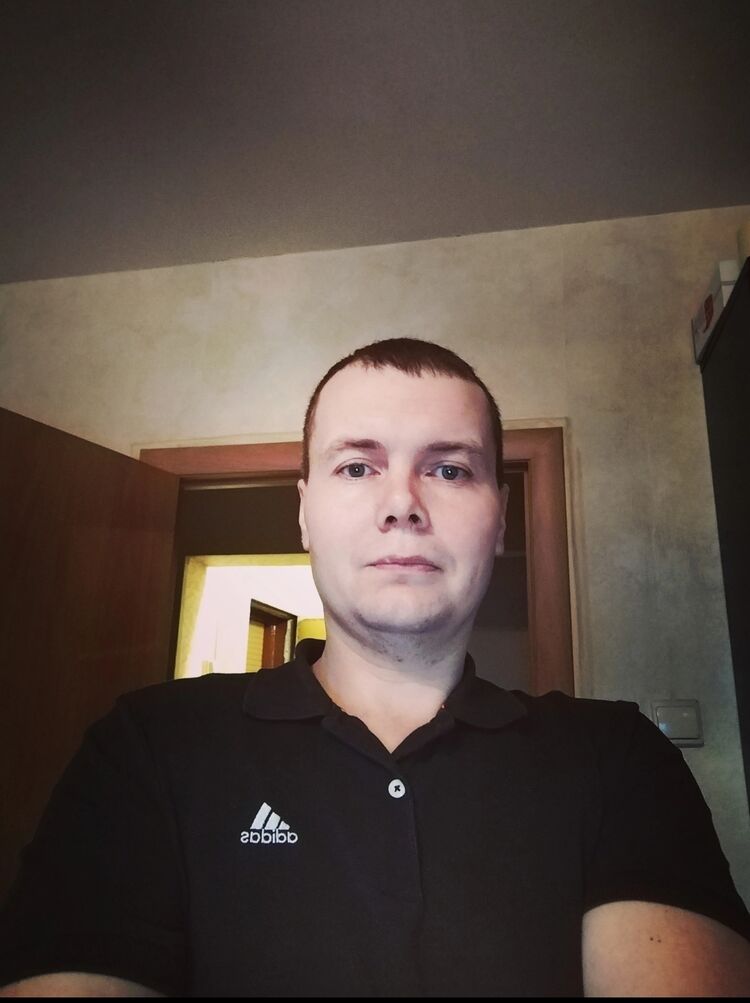  40600100  Ivan, 37 ,    