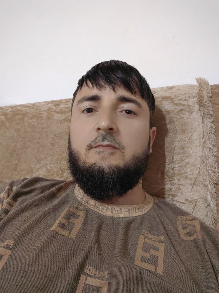  47045600  Adam, 30 ,    